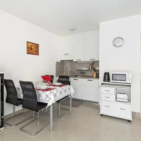 Residenza Robinia By Interhome *